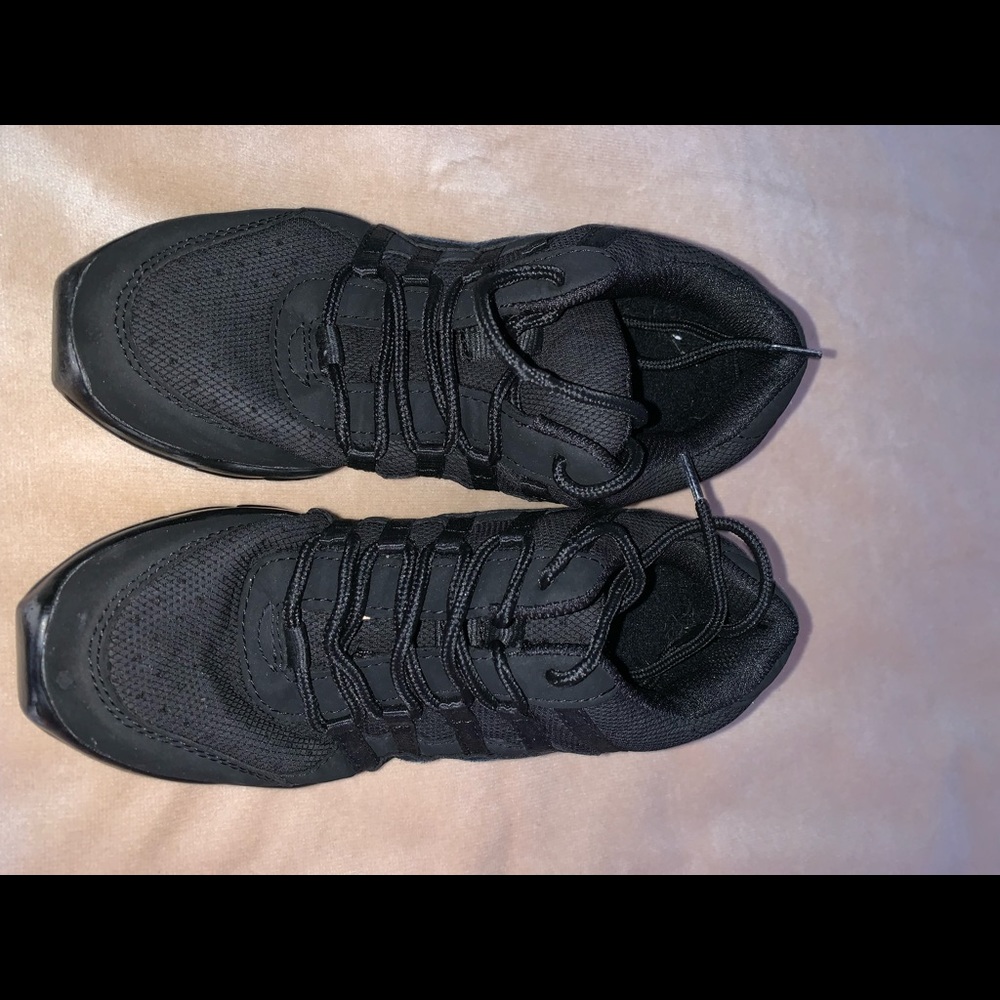 Girls Capazio black dance shoe size 4 lace-up